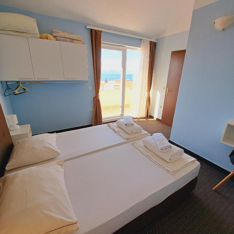 Apartments Vila Adrijana & Fitness Studio Wolf Baška Voda Eksteriør bilde