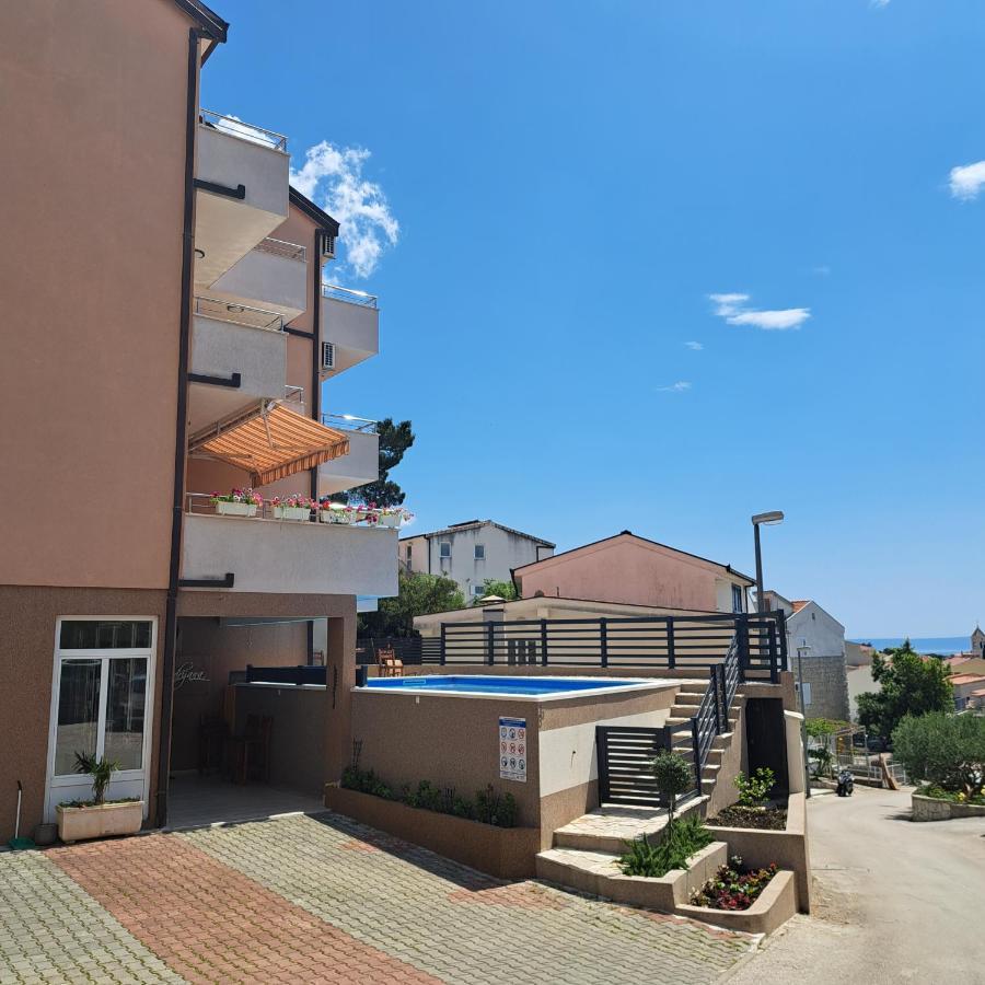 Apartments Vila Adrijana & Fitness Studio Wolf Baška Voda Eksteriør bilde