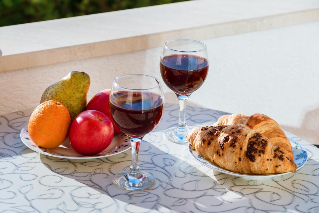Apartments Vila Adrijana & Fitness Studio Wolf Baška Voda Eksteriør bilde