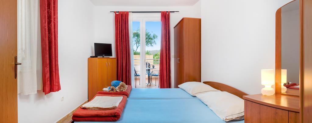 Apartments Vila Adrijana & Fitness Studio Wolf Baška Voda Eksteriør bilde