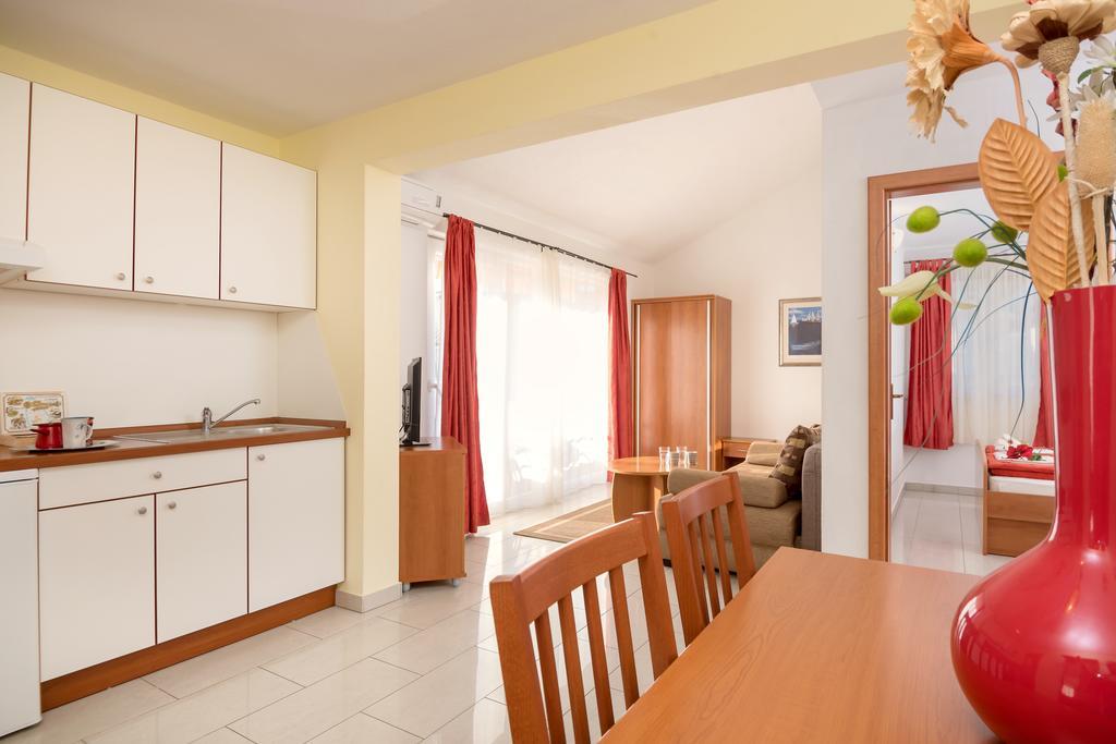 Apartments Vila Adrijana & Fitness Studio Wolf Baška Voda Eksteriør bilde