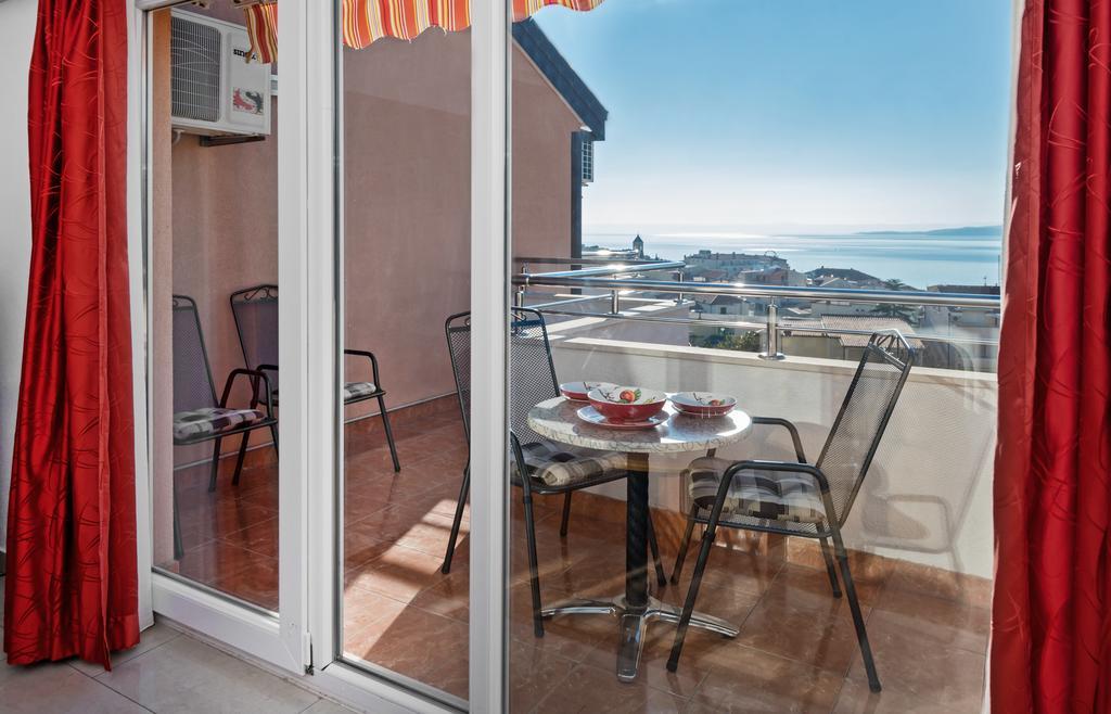 Apartments Vila Adrijana & Fitness Studio Wolf Baška Voda Eksteriør bilde