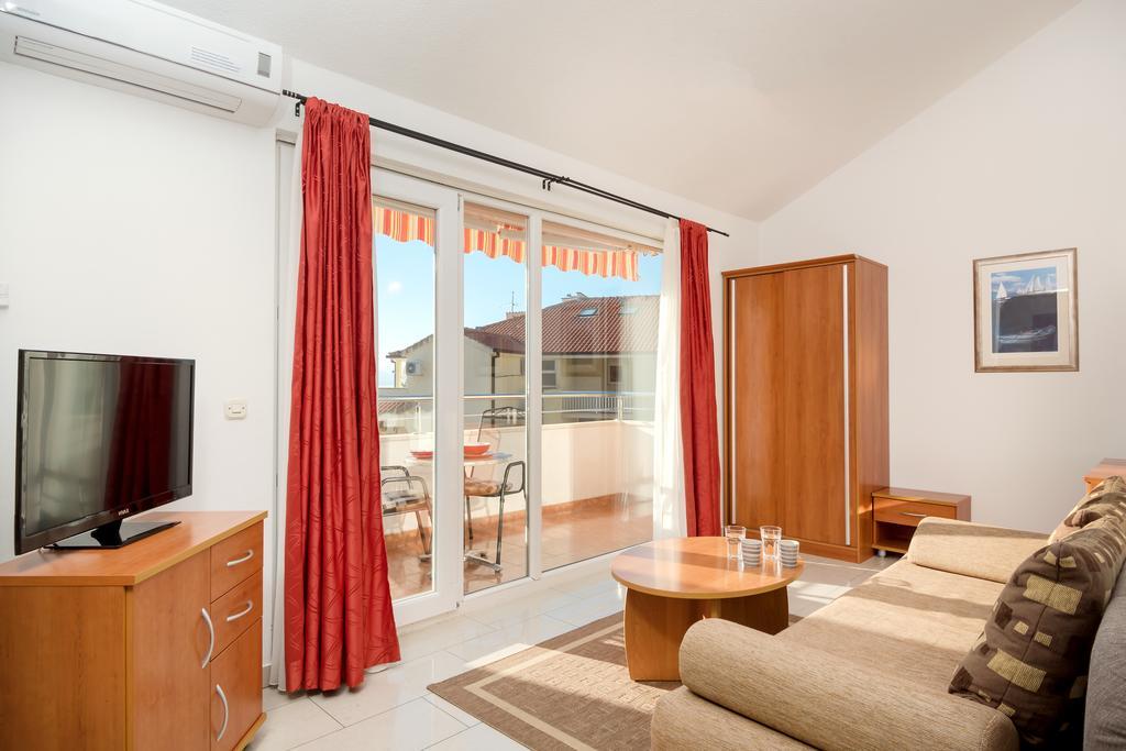 Apartments Vila Adrijana & Fitness Studio Wolf Baška Voda Eksteriør bilde