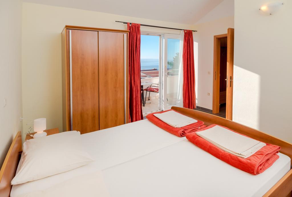 Apartments Vila Adrijana & Fitness Studio Wolf Baška Voda Eksteriør bilde