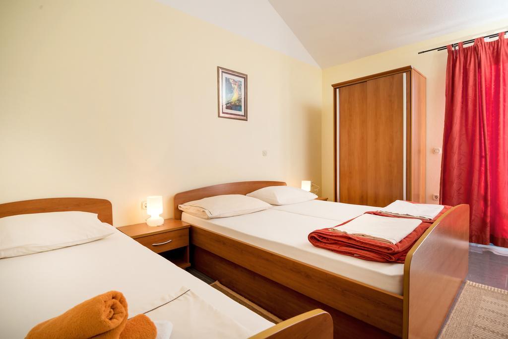 Apartments Vila Adrijana & Fitness Studio Wolf Baška Voda Eksteriør bilde