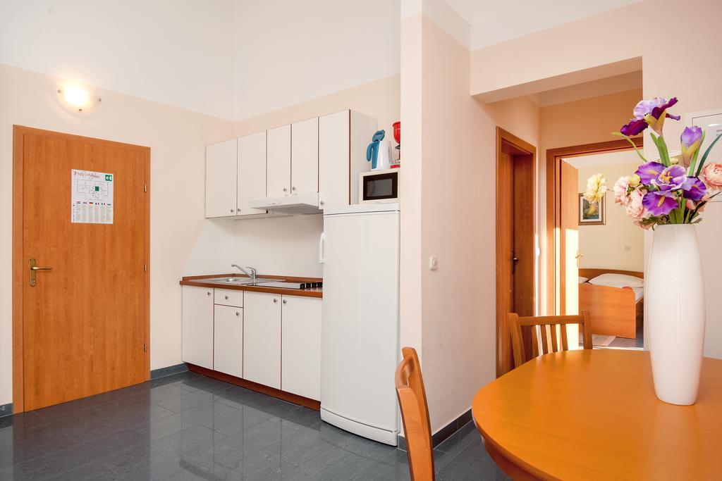 Apartments Vila Adrijana & Fitness Studio Wolf Baška Voda Eksteriør bilde