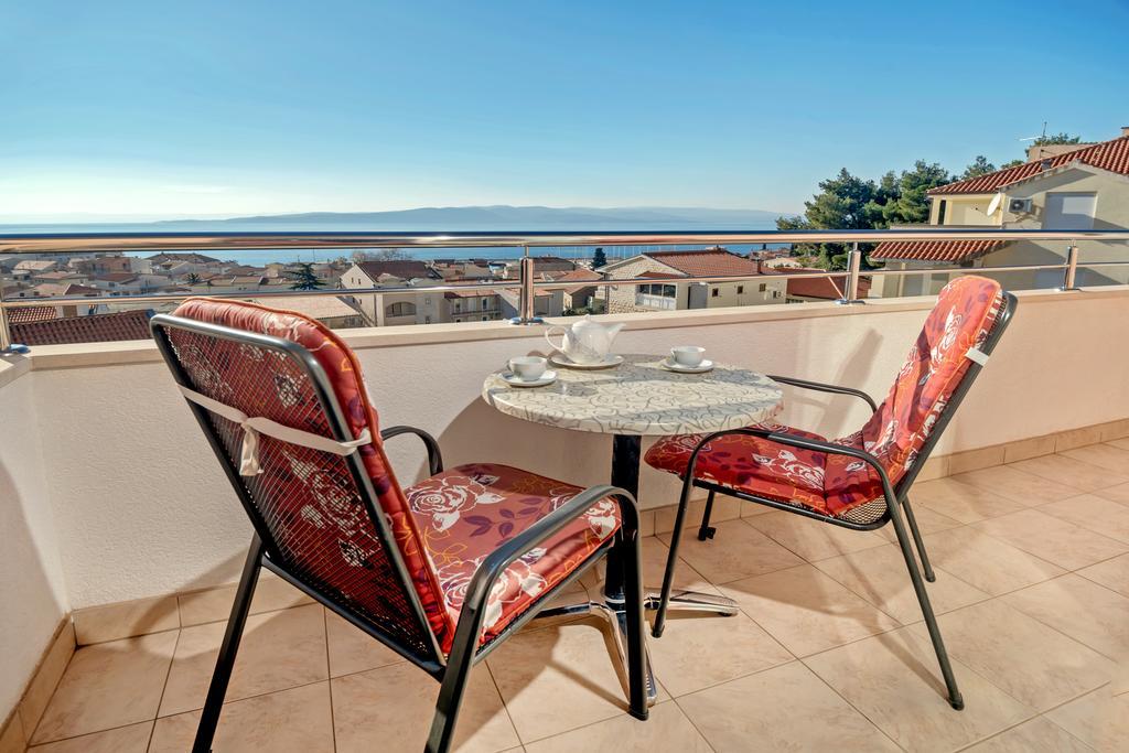Apartments Vila Adrijana & Fitness Studio Wolf Baška Voda Eksteriør bilde