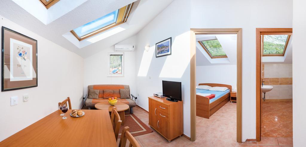 Apartments Vila Adrijana & Fitness Studio Wolf Baška Voda Eksteriør bilde
