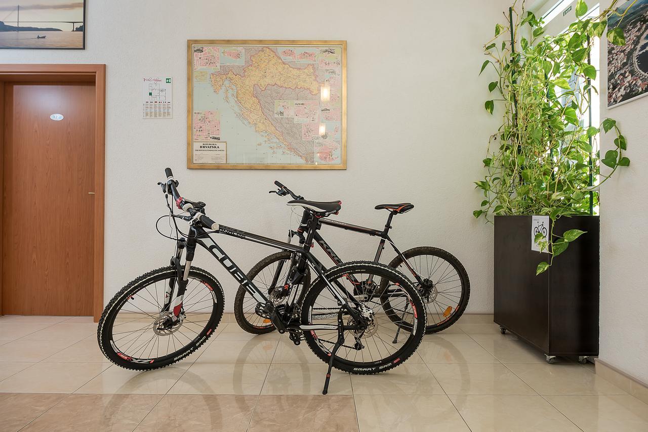 Apartments Vila Adrijana & Fitness Studio Wolf Baška Voda Eksteriør bilde