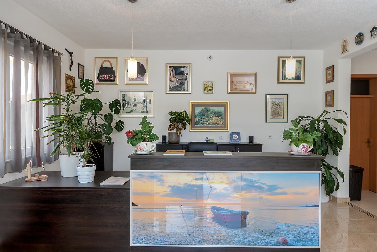 Apartments Vila Adrijana & Fitness Studio Wolf Baška Voda Eksteriør bilde