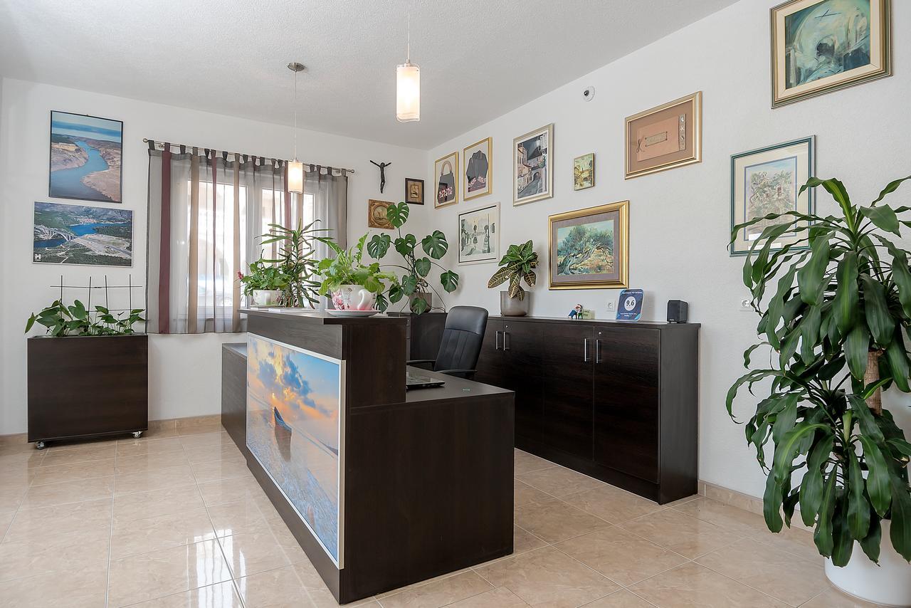 Apartments Vila Adrijana & Fitness Studio Wolf Baška Voda Eksteriør bilde